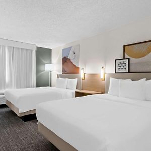 Queen Room Two Queen Beds Roll Shower Disability Access